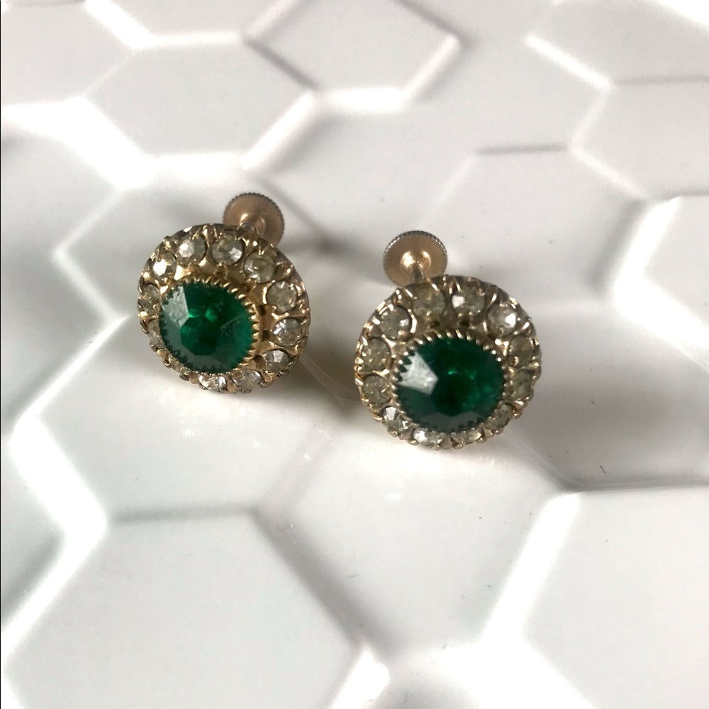 Vintage 1950’s emerald green rhinestone screw back clip on earrings